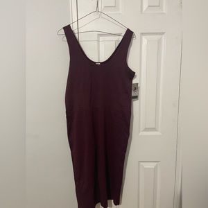 Maroon bodycon dress. Never worn.